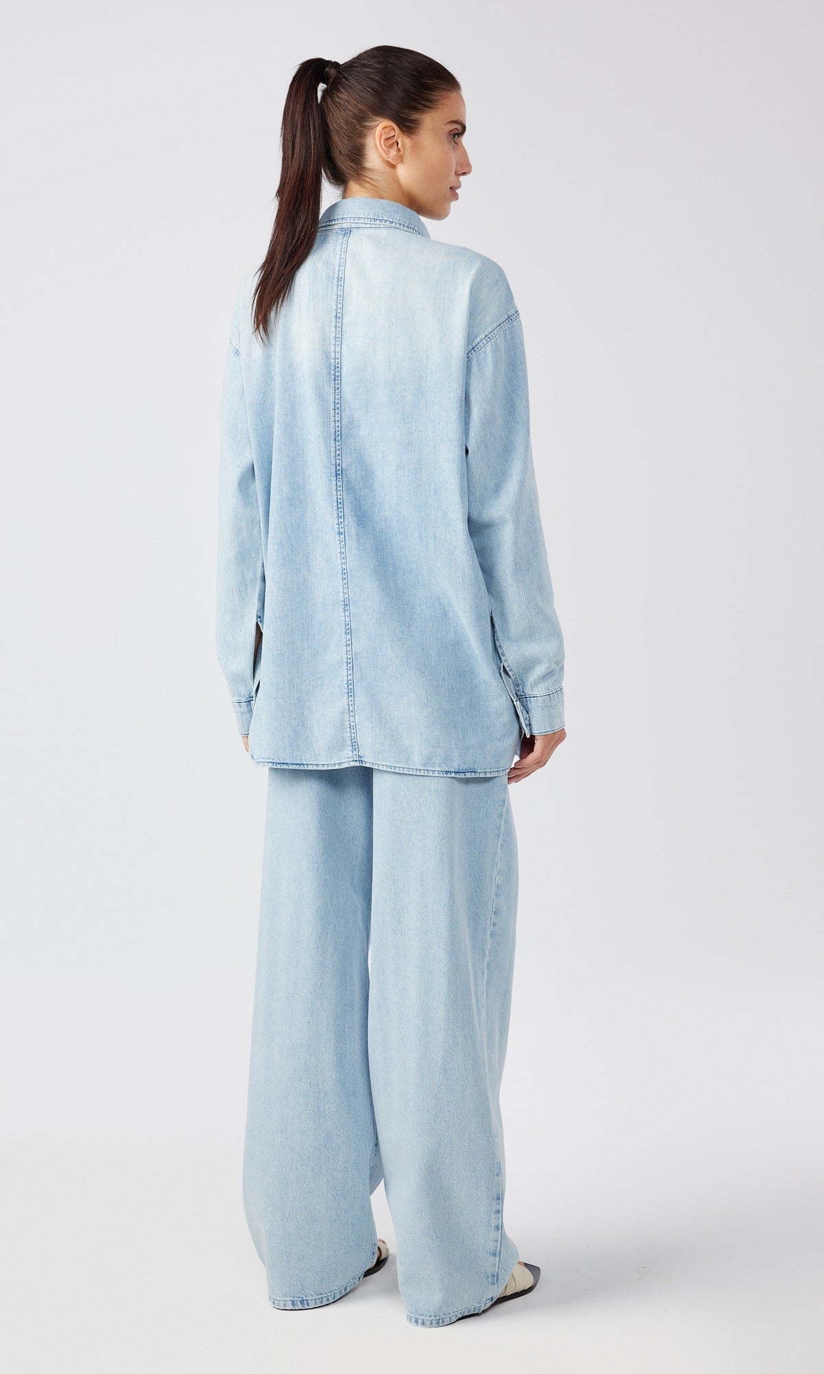 Ms. Charlotte Classic Denim Shirt - Summer Light Indigo